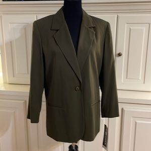 SAG HARBOR PETITE ladies blazer. Size 16P. NEW WITH TAGS. Olive green. 😍
